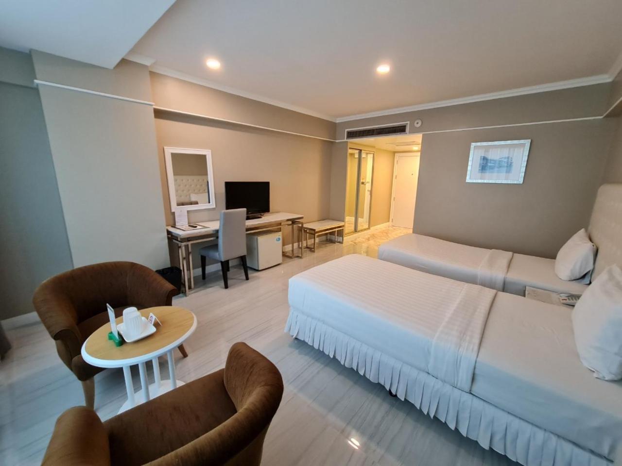 Chaisaeng Palace Hotel Синг Бури Екстериор снимка